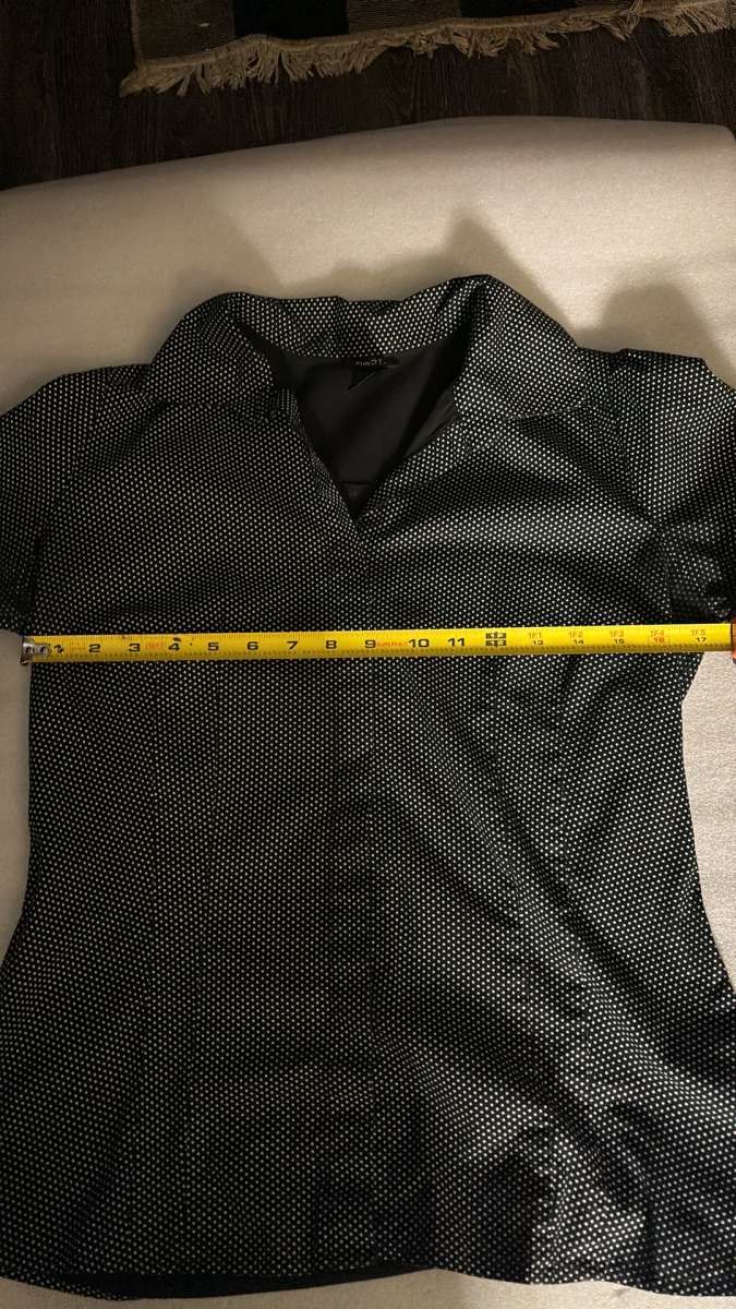 Rue21 Black Polka Dot Split Sleeve VNeck Blouse Size S