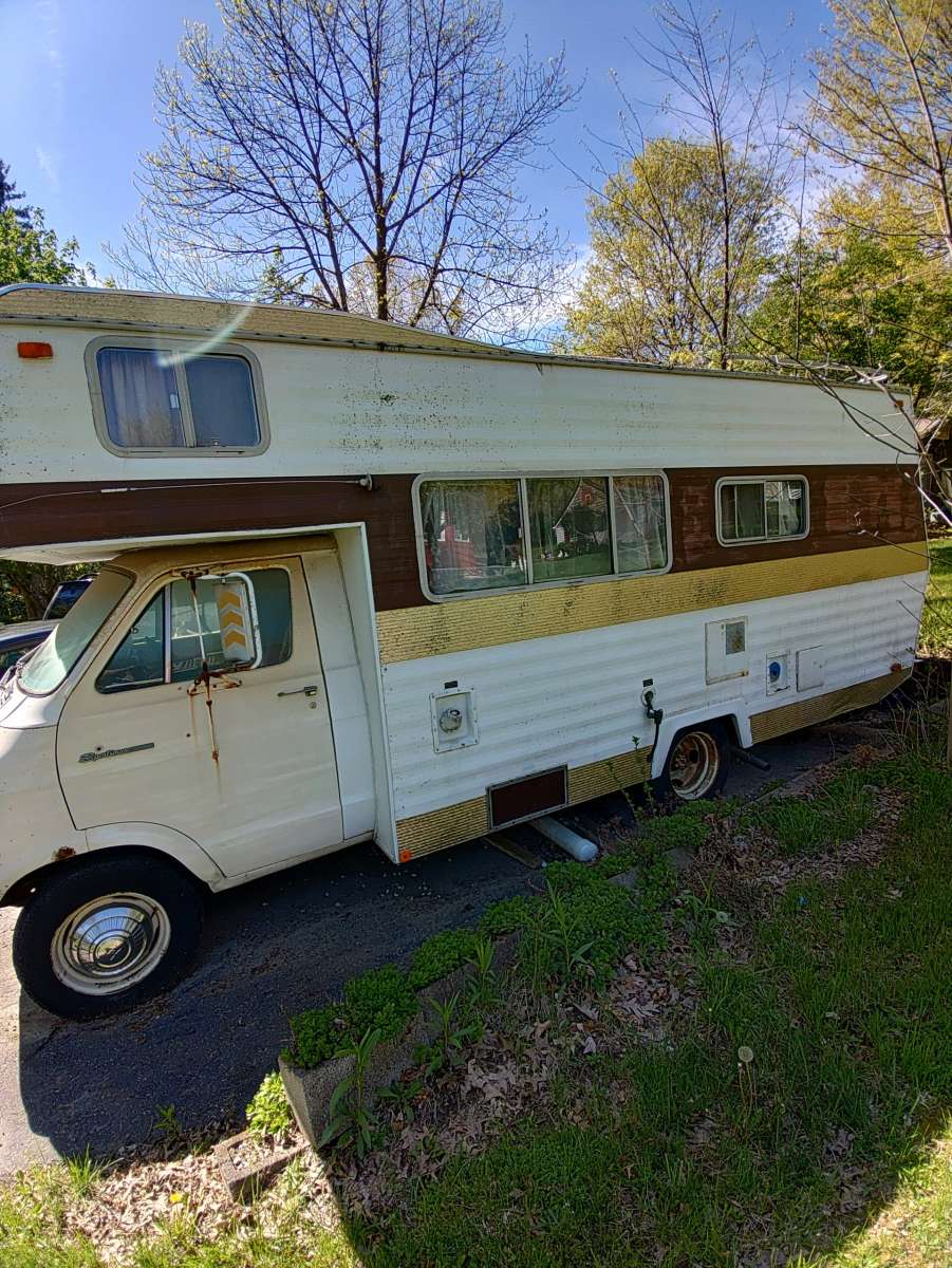 1976 Dodge RV    MUST GO