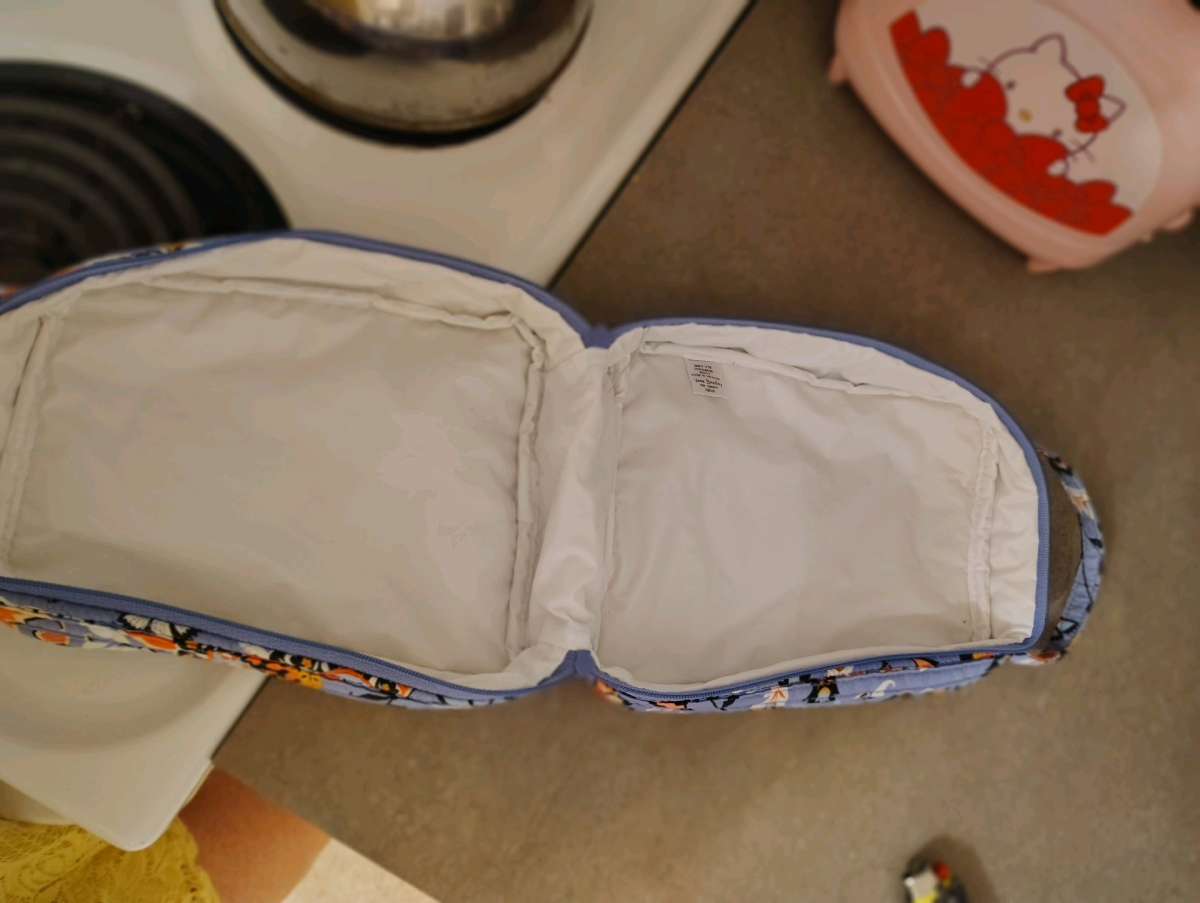 brand new Vera Bradley iconic Paisley lunch box