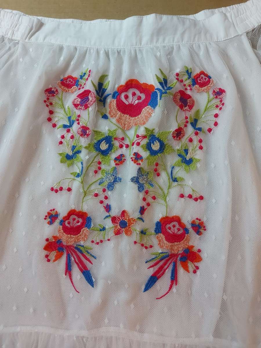 Umgee Floral Embroidered Peasant Top