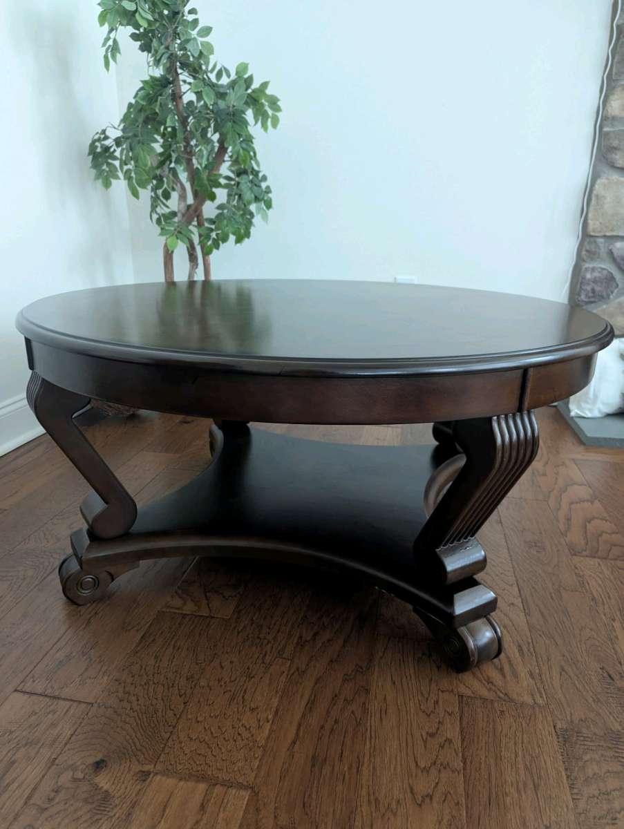 Round coffee table