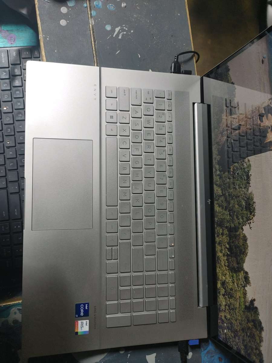 HP ENVY i7