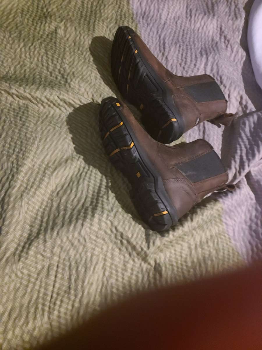 caterpilliar boots