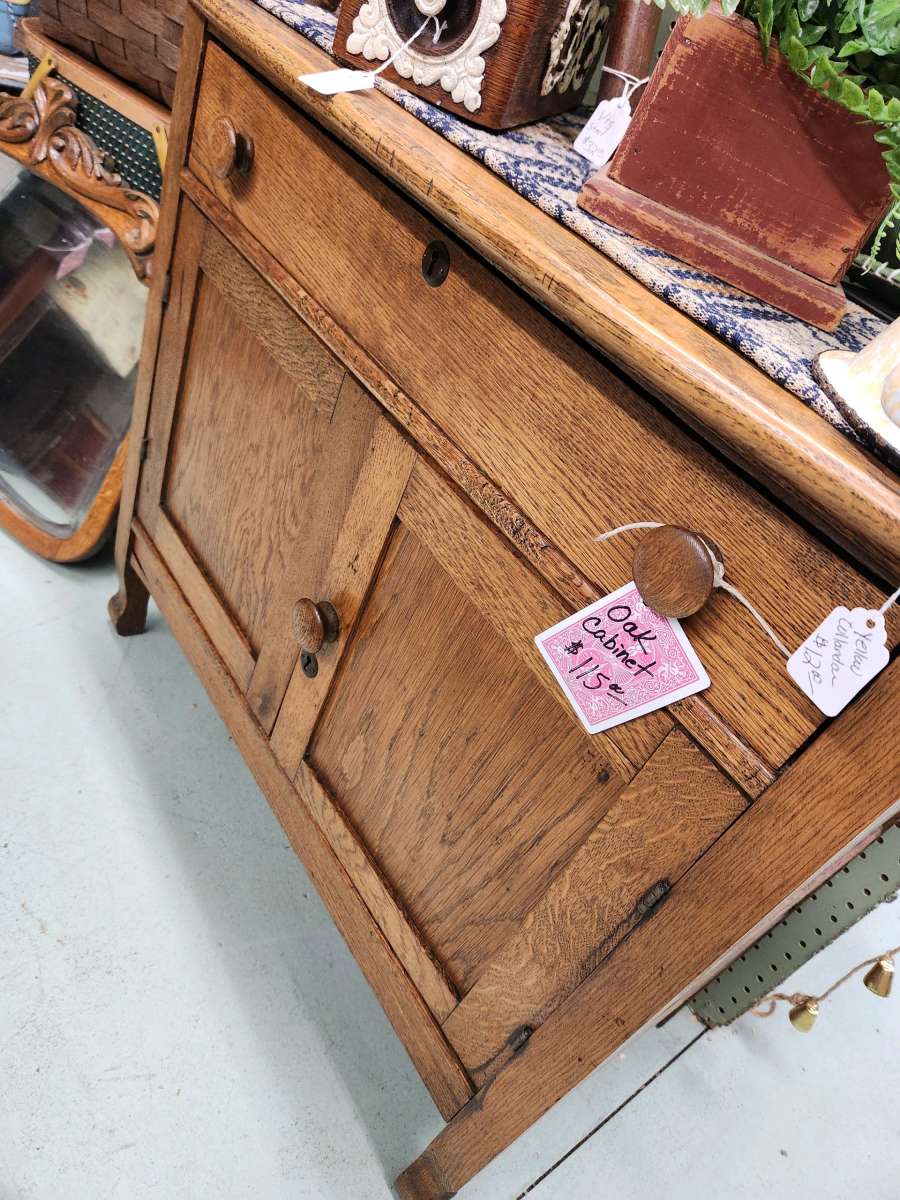 Beautiful vintage oak cabinet with drawer