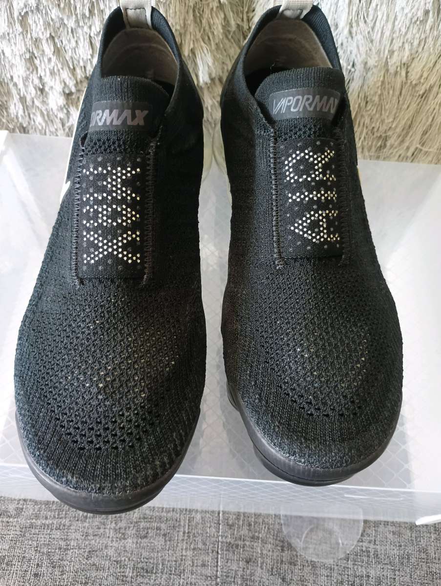 NIKE AIR VAPORMAX size 7 for women