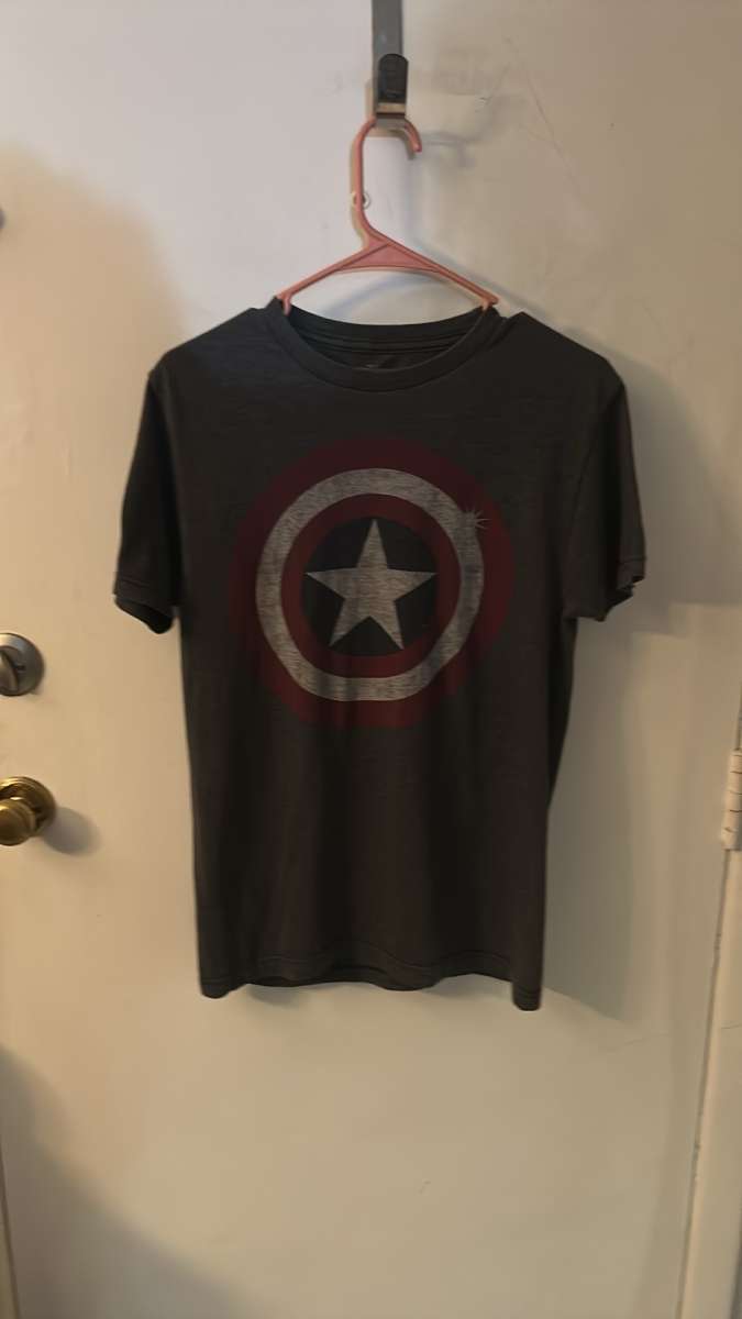 Marvel Comics Captain America TShirt Mens M Short Sleeve Cre
