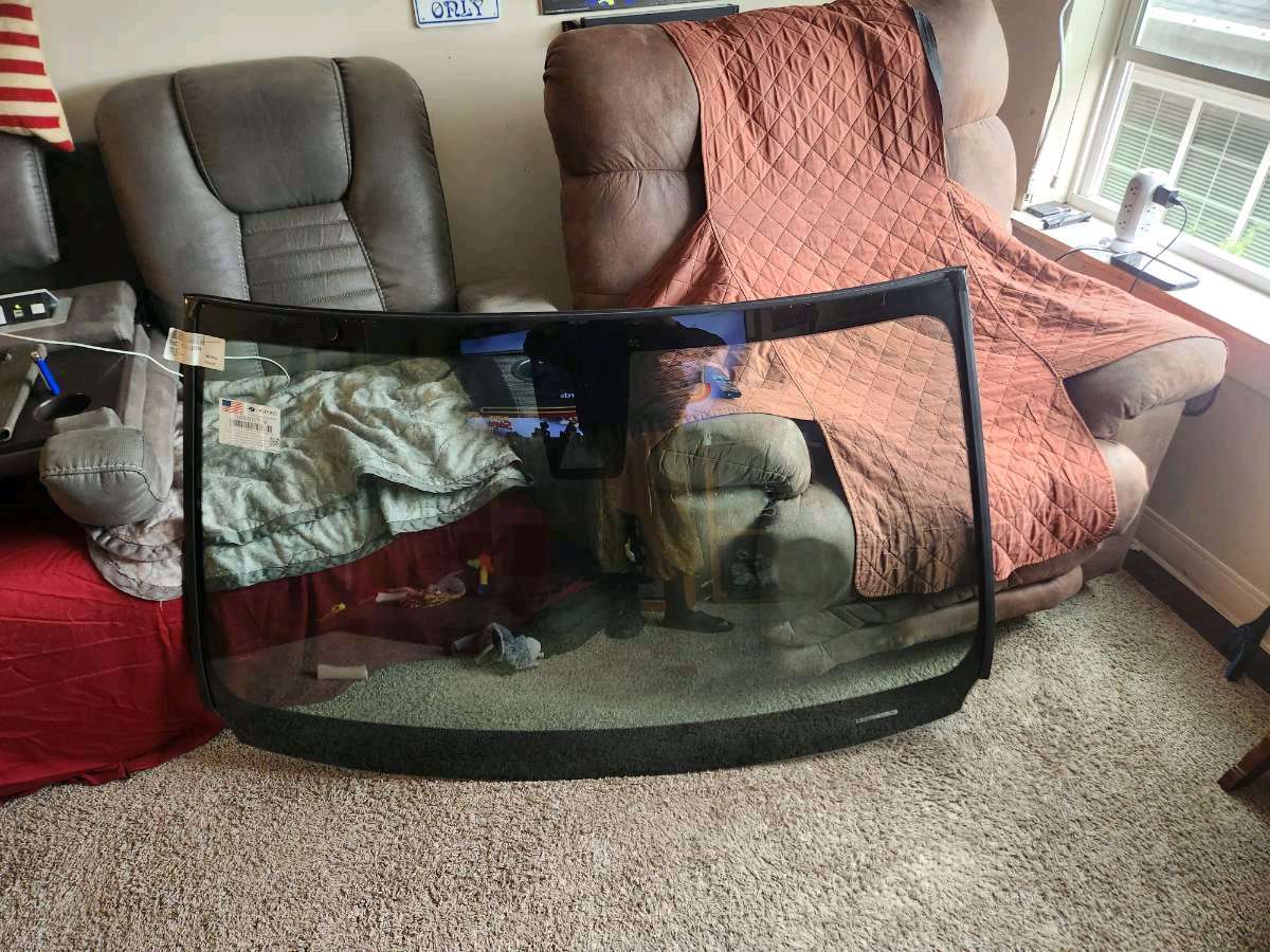 2017 Toyota Rav 4 Front Windshield