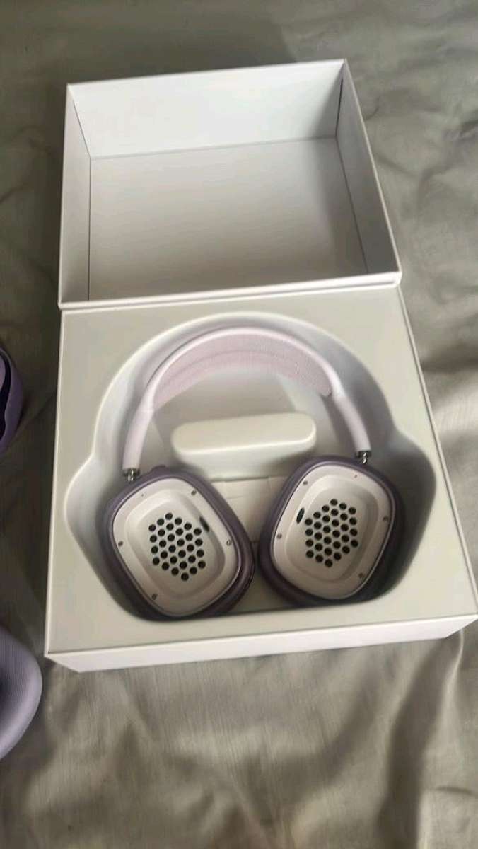 Airpod Max purple