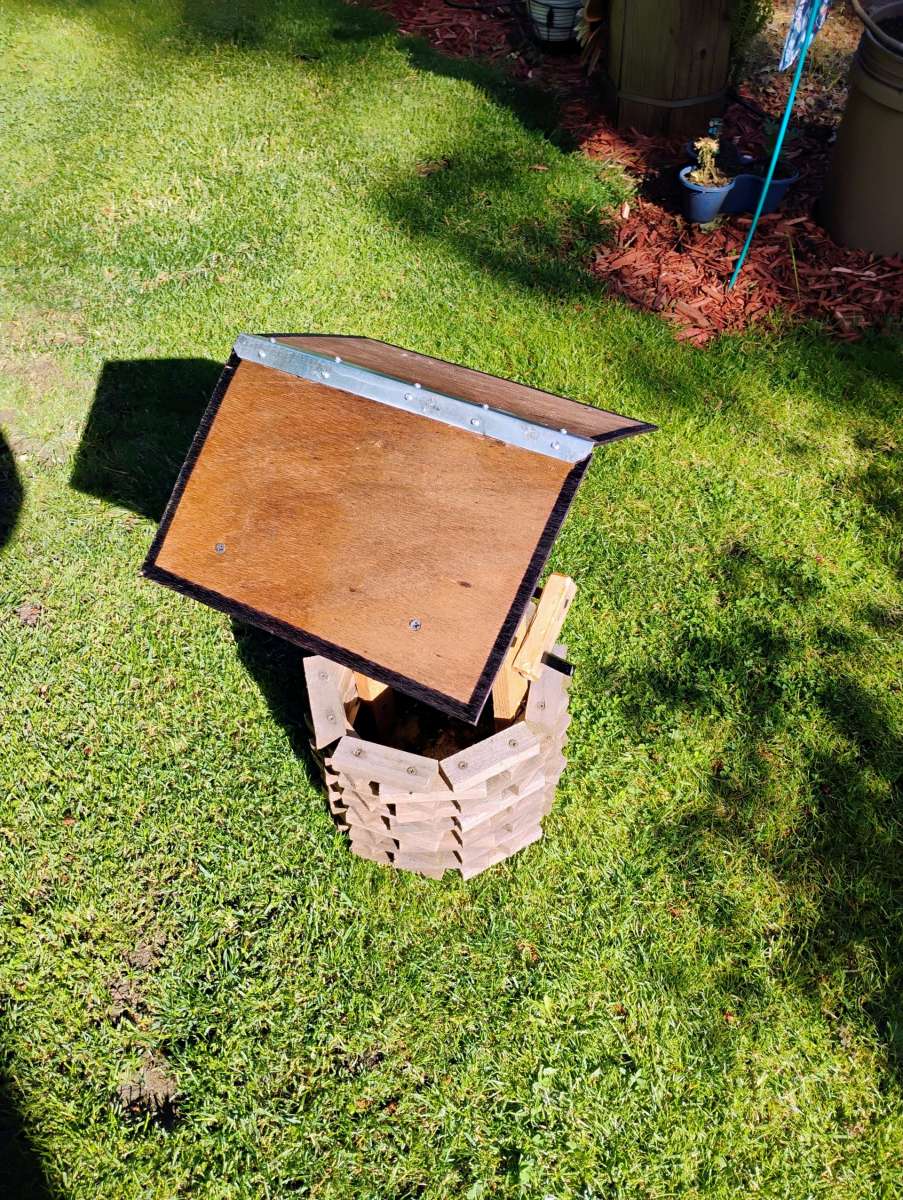 wishing well flower pot yard deco hand crafted