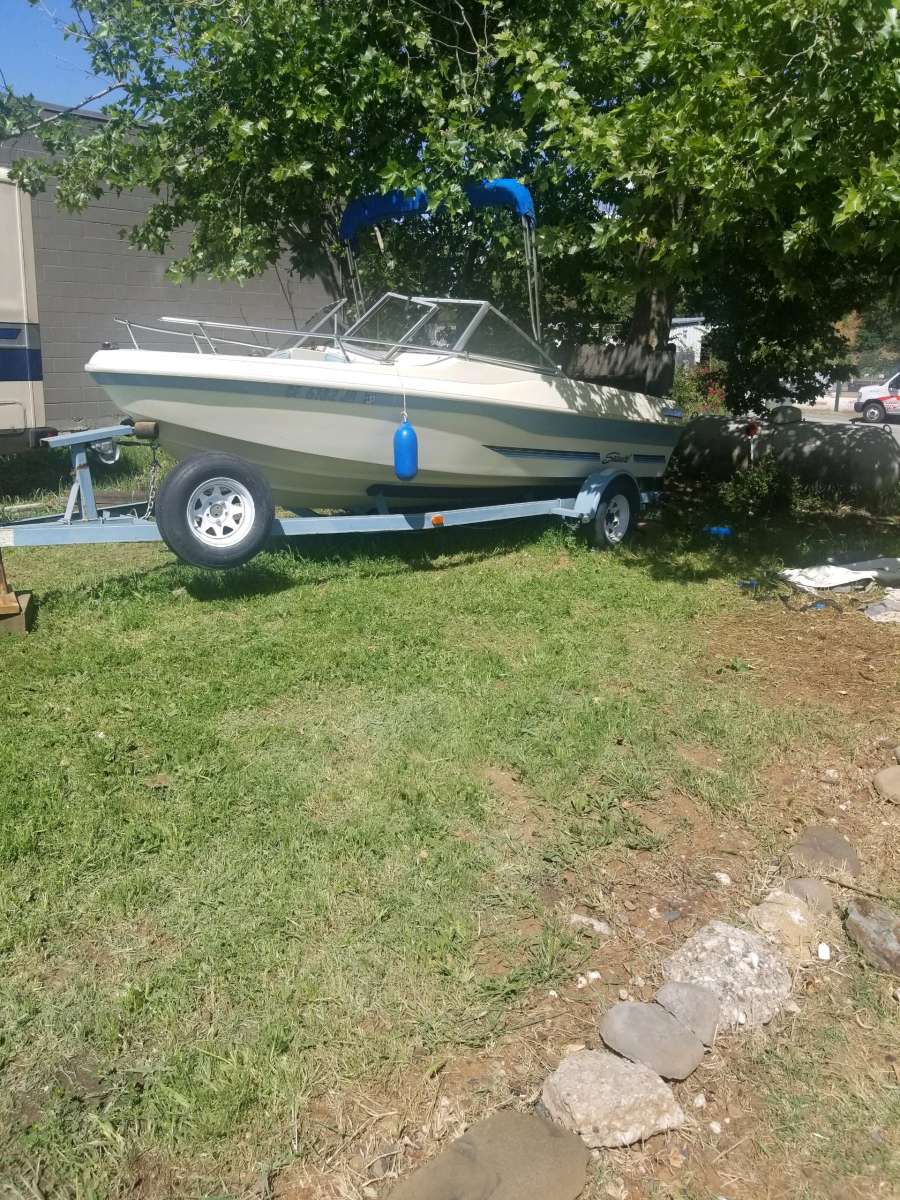 Seaswirl Ski Boat