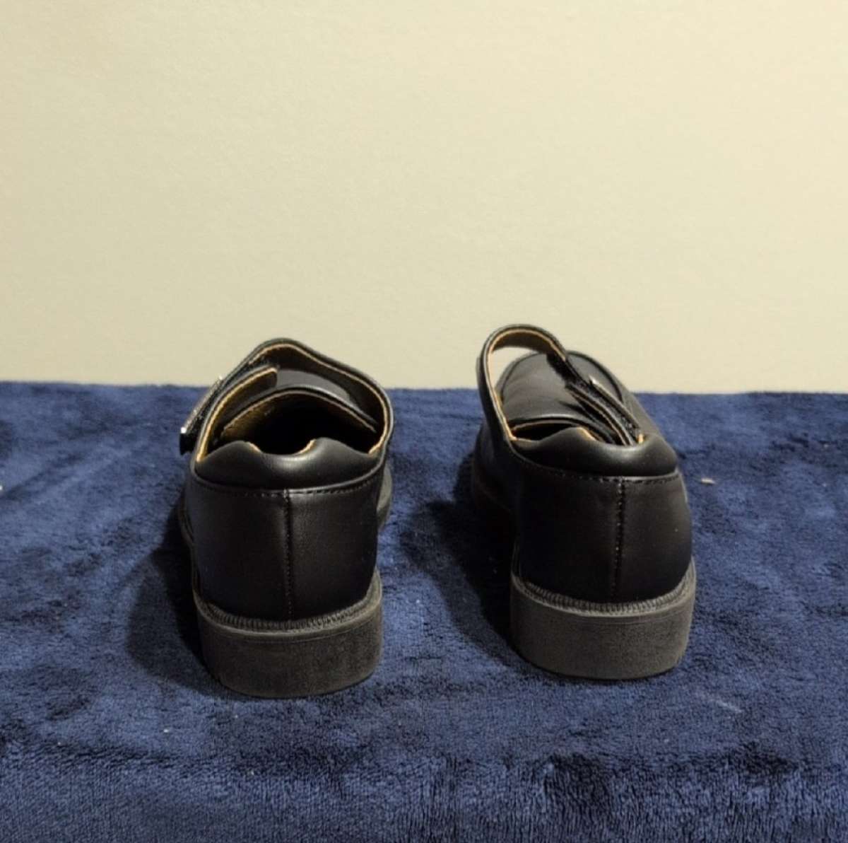 Boyss Black Leather Shoes size 9