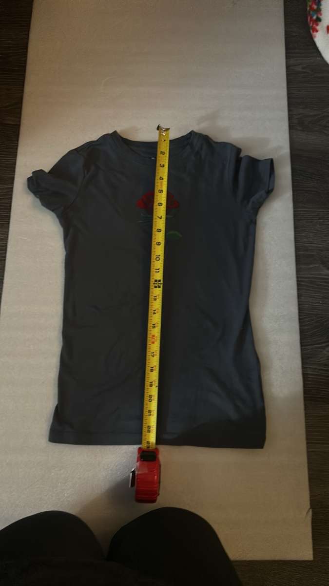 Free State Gray Womens Rose Graphic Tee Size XS Trending Ros