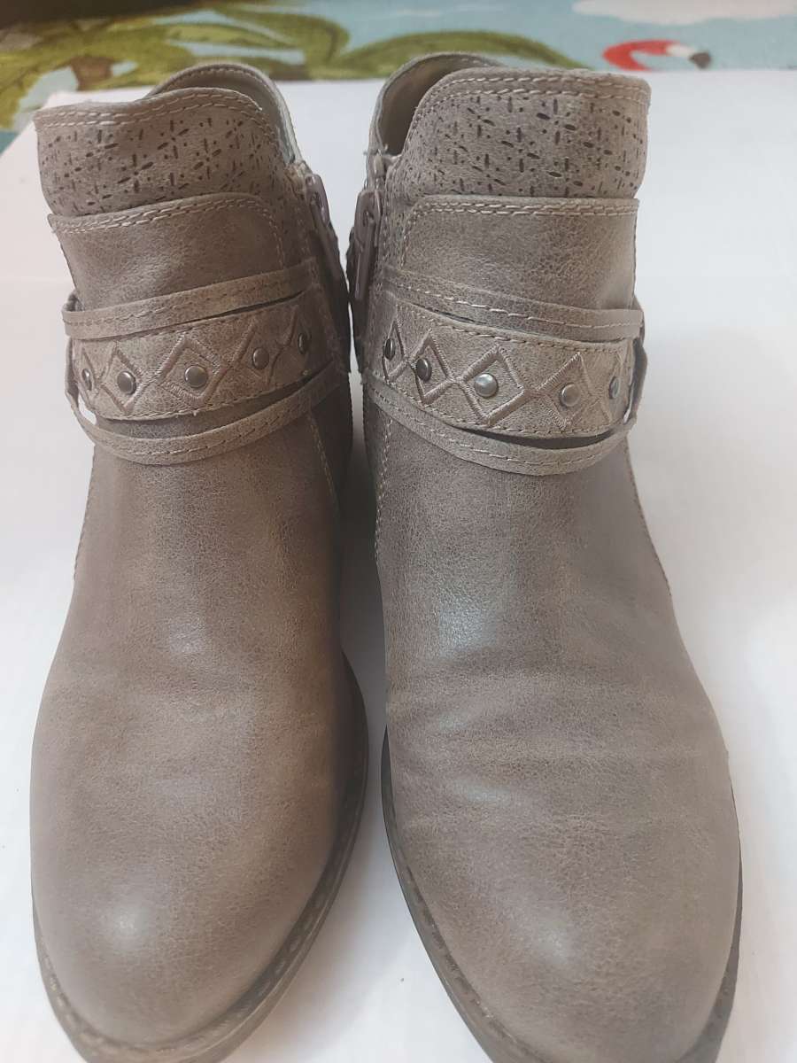 Sugar Thunderome Ankle Boots Size 7