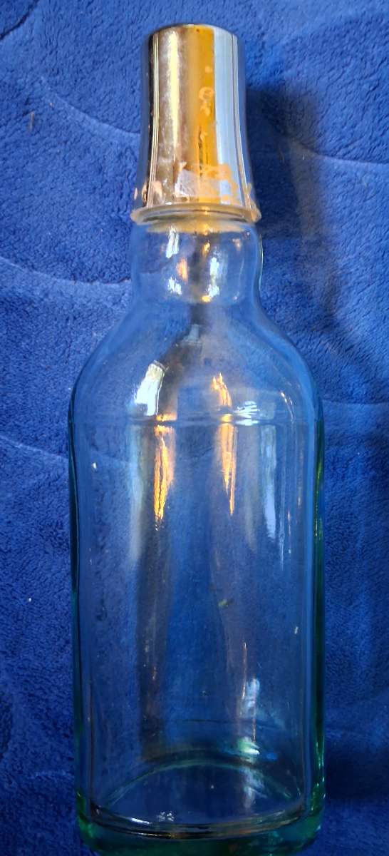 TEACHERS SCOTCH LIQUOR TARTAN BAG WITH GLASS SCOTCH BOTTLE
