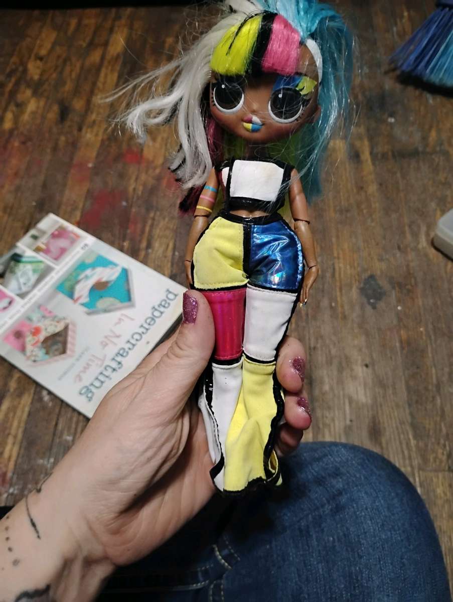 LOL Surprise OMG Doll  Rainbow Hair Fashion Queen