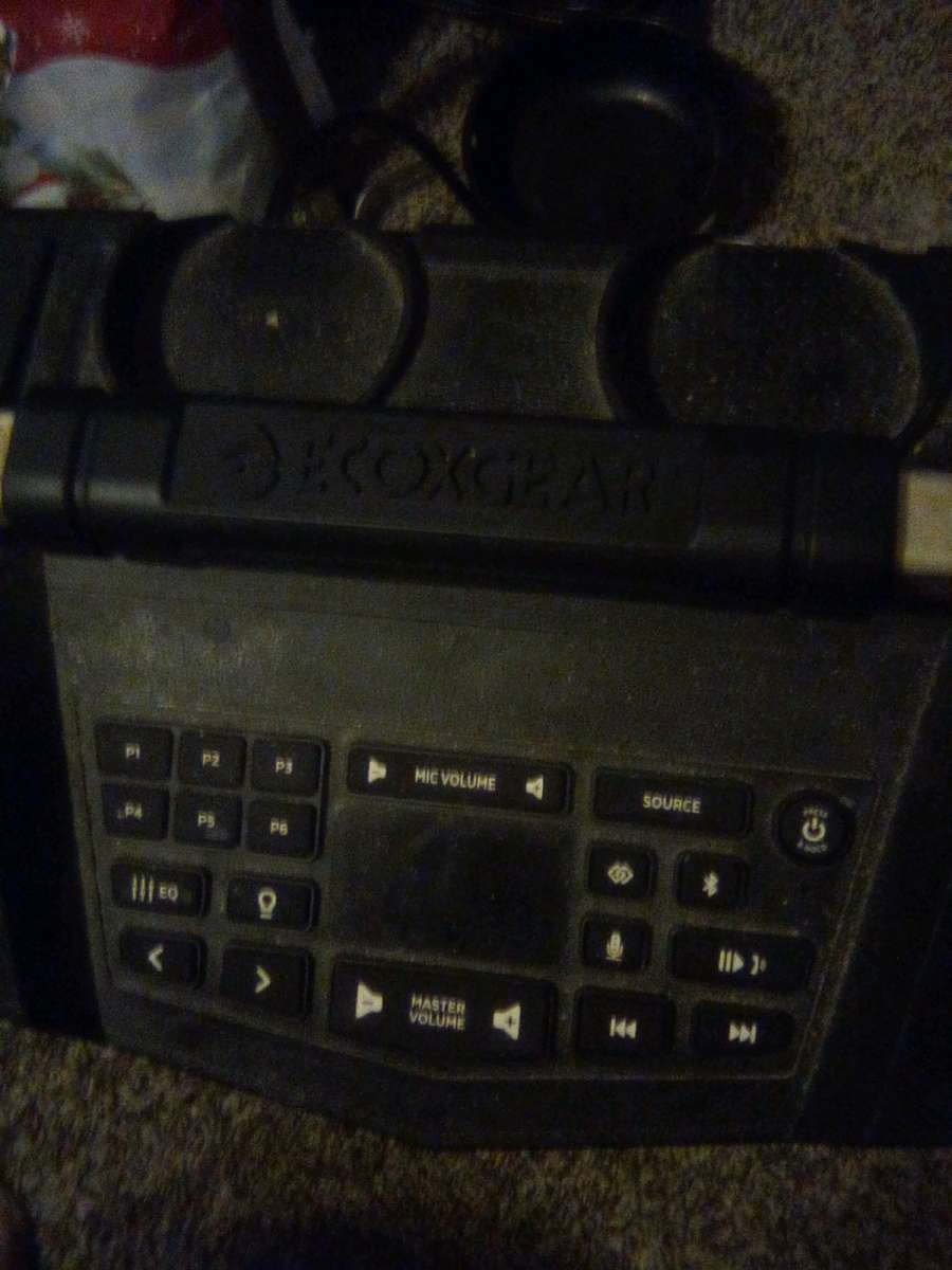 ecoxgear Bluetooth and it comes with a plug