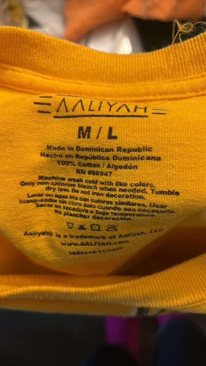 Aaliyah Graphic Yellow Short Sleeve TShirt Size ML 90s Style