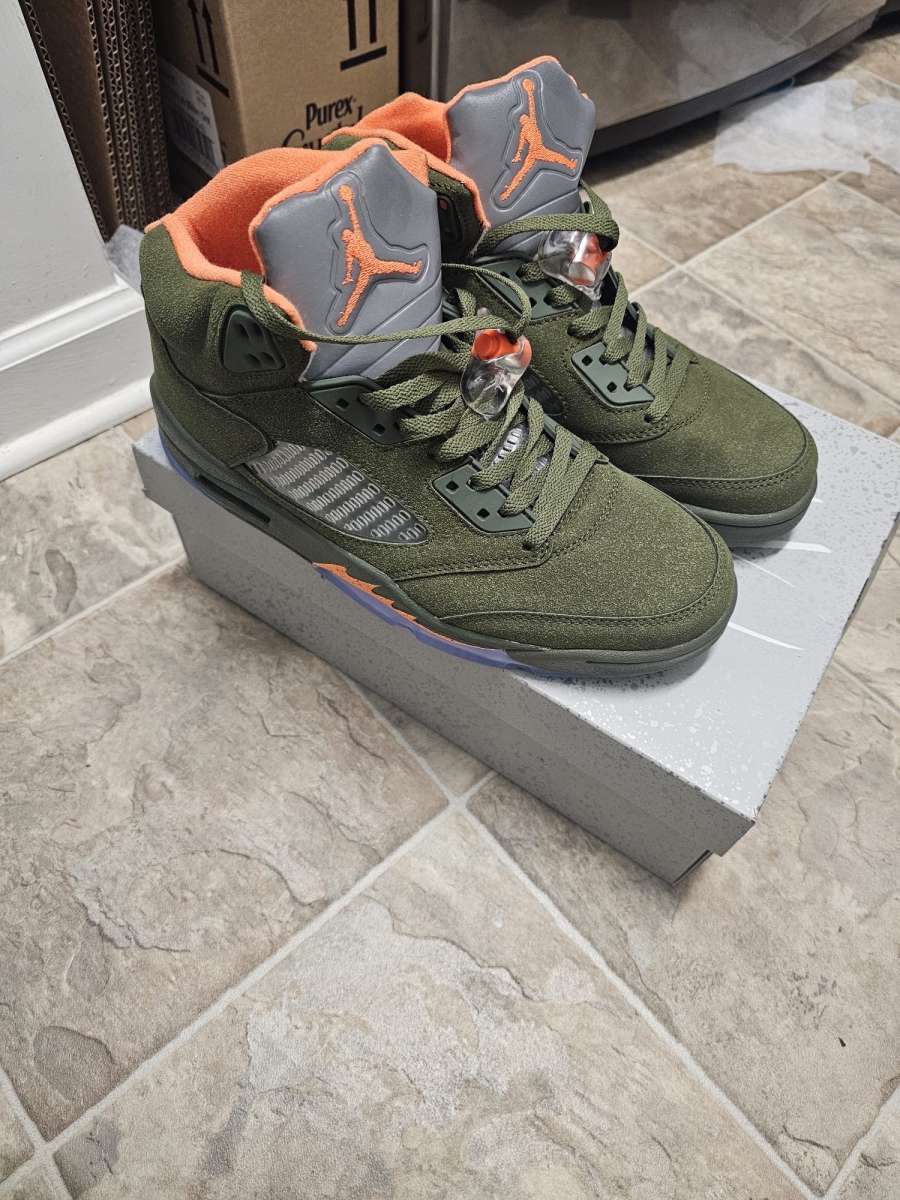 Jordan retro five olive size 10 men