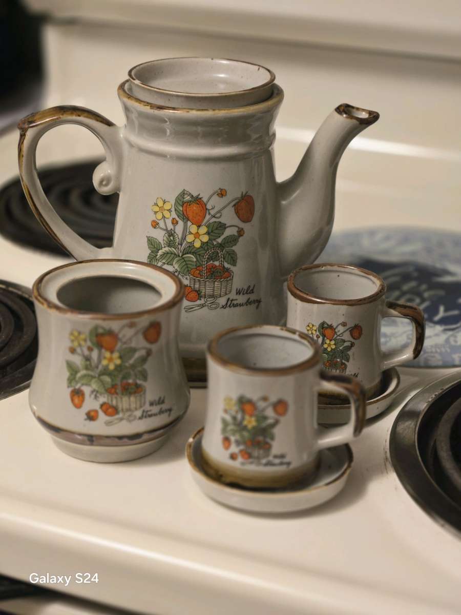 strawberry field tea or coffee set