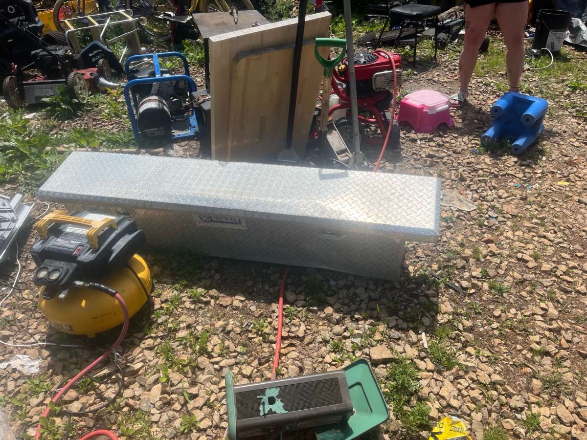 diamond plate tool boxes