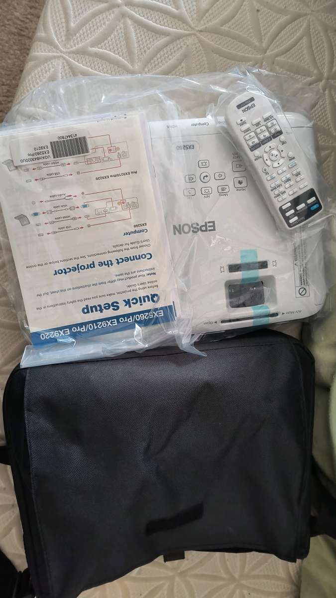 Epson EX 5260 pro video projector