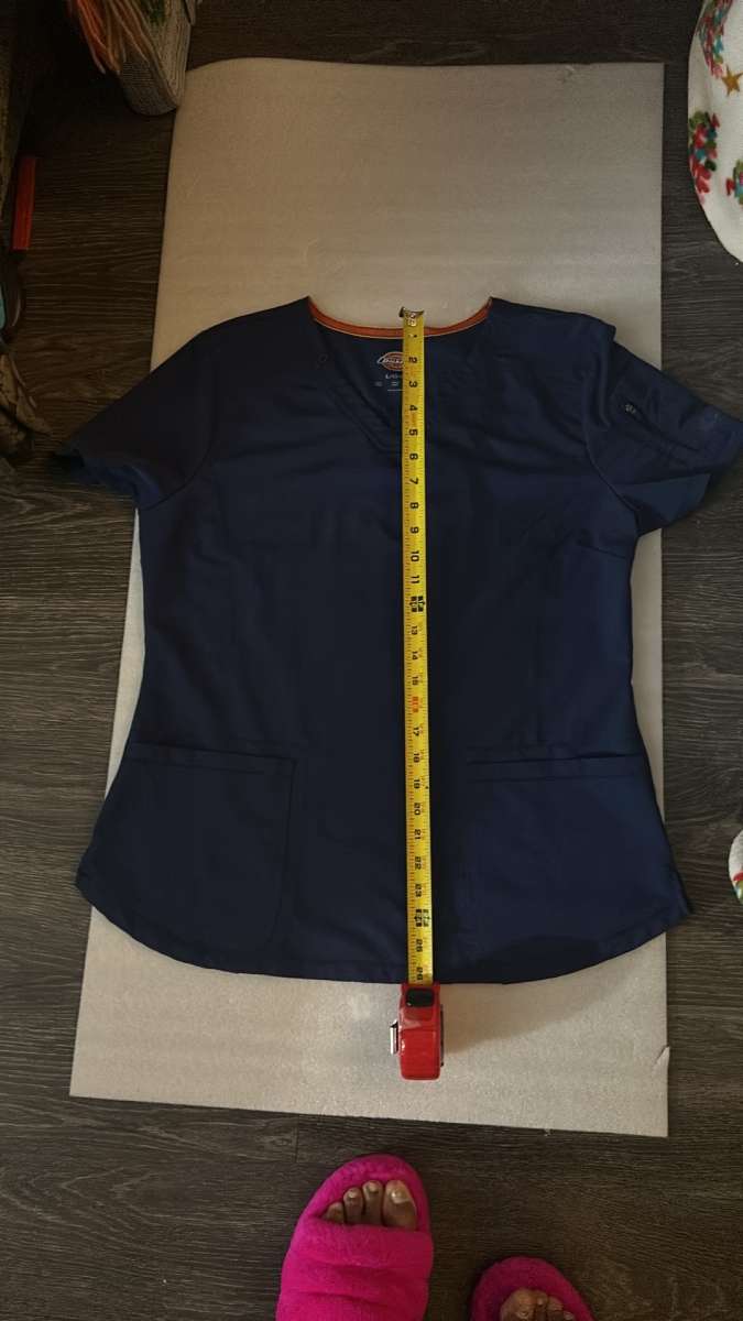 Dickies VNeck Navy Scrub Top Size L DK730