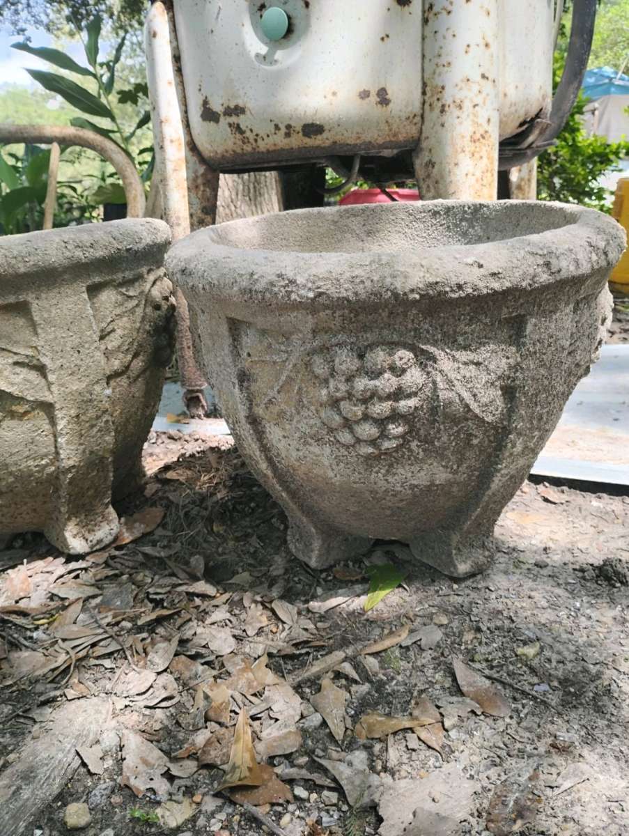 2concrete planters
