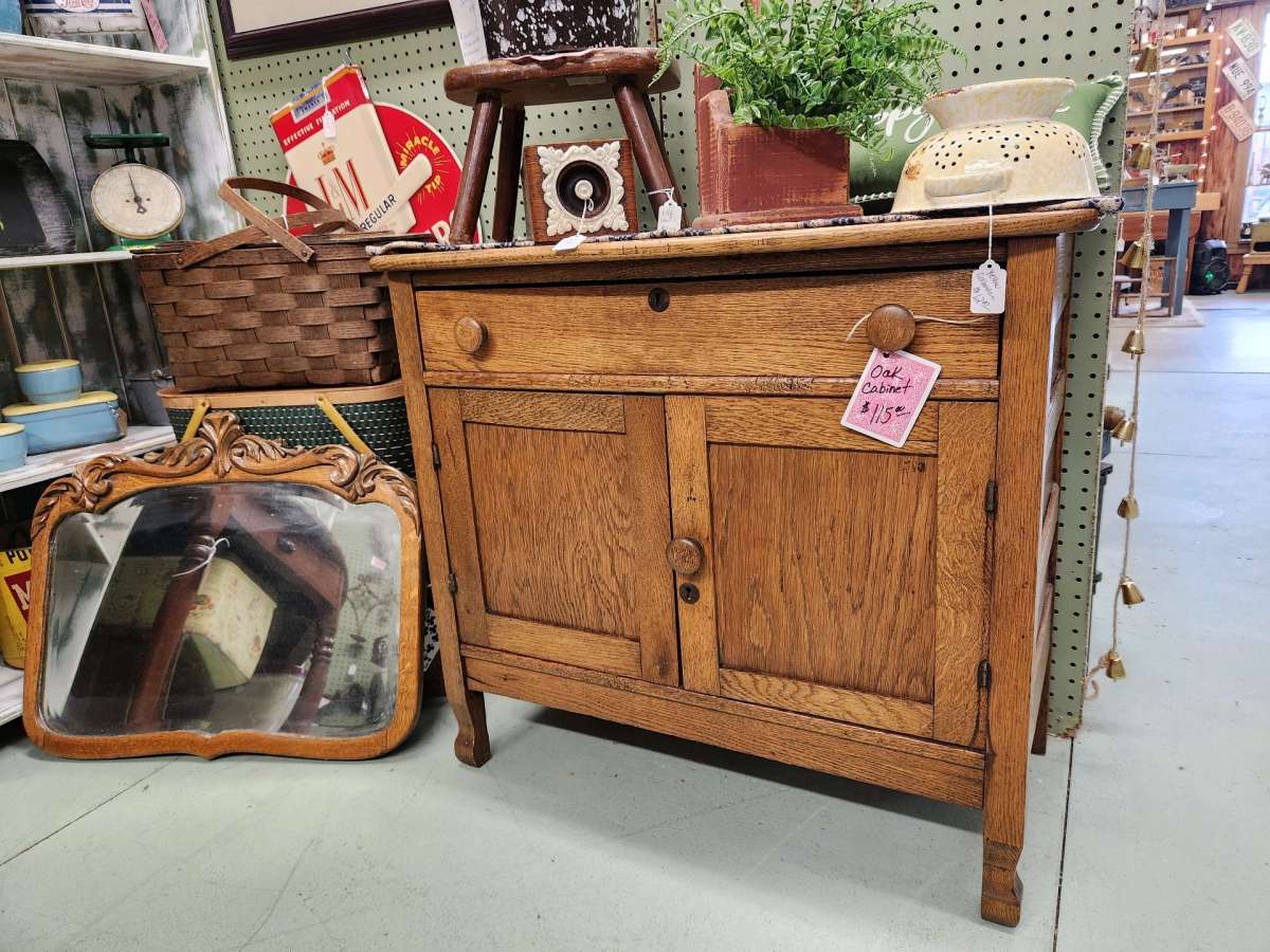 Beautiful vintage oak cabinet with drawer