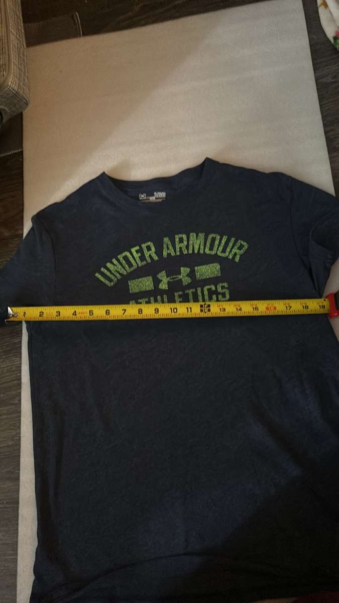 Under Armour Athletics Heat Gear Tee Size XL