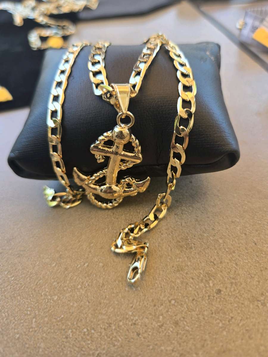 Chain with I said anchor in laminated gold