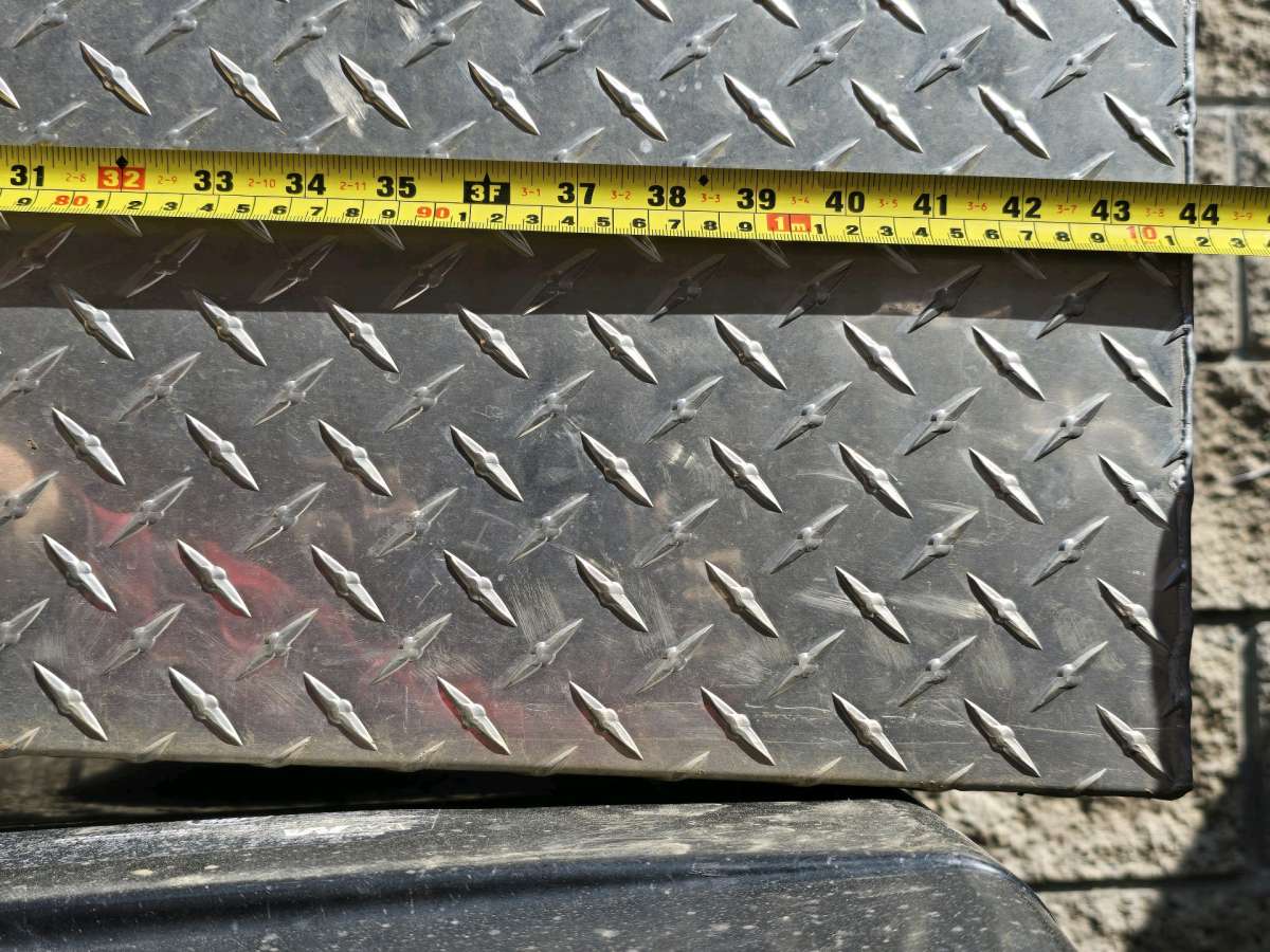 CHALLENGER  TRUCK TOOL BOX