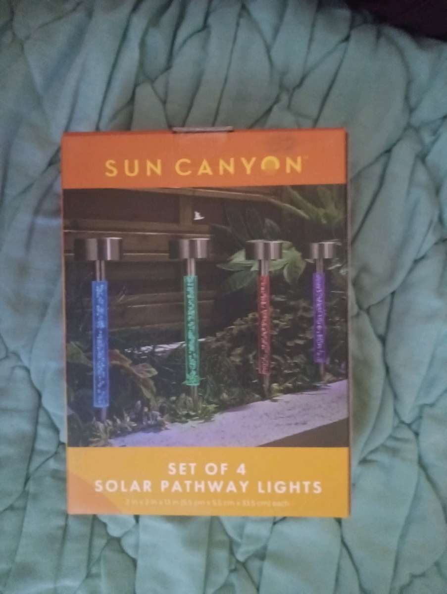 Sun Canyon solar lights four pack