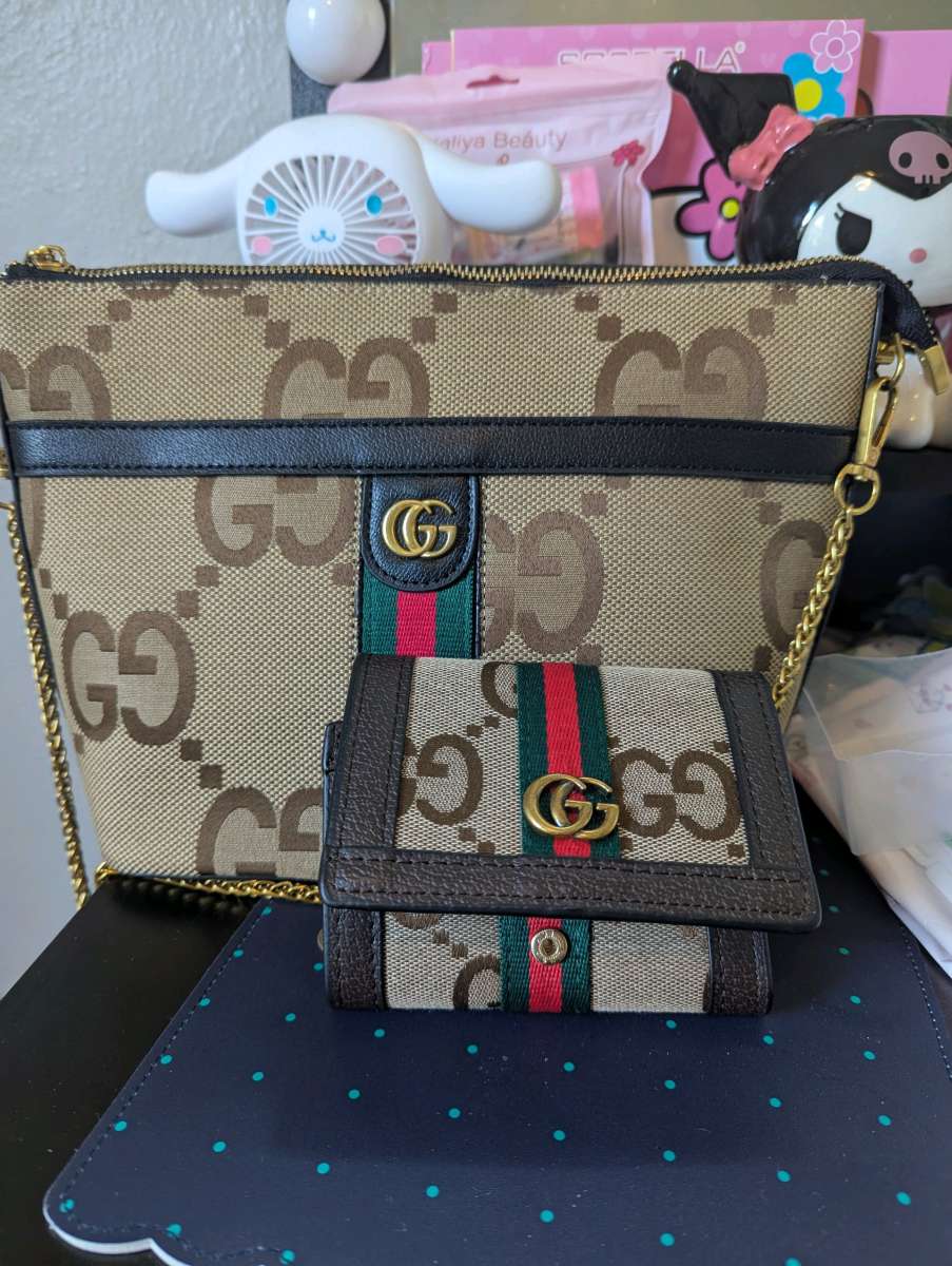 purse with matching wallet