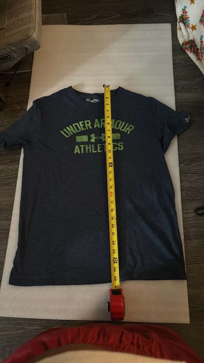 Under Armour Athletics Heat Gear Tee Size XL