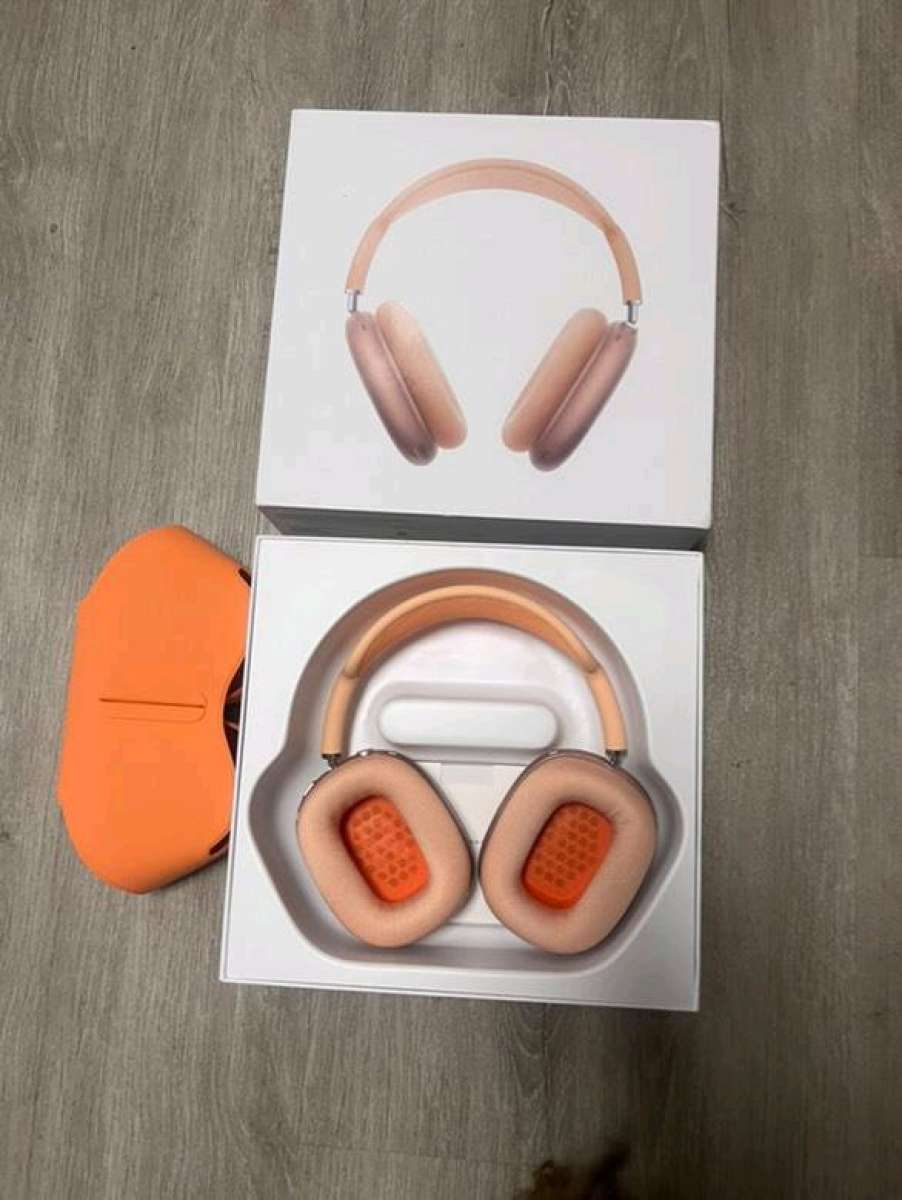 Apple airpod max orange