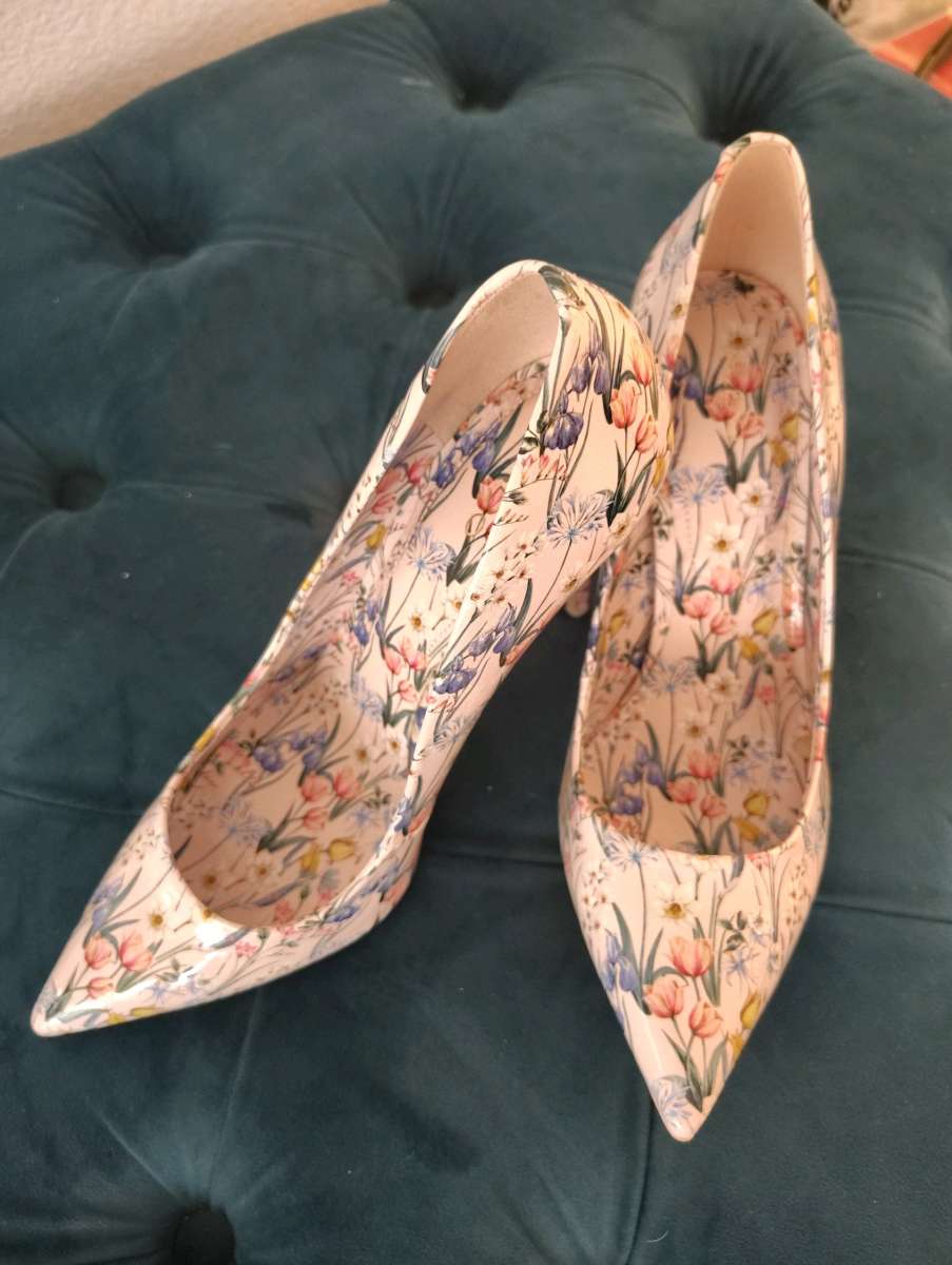 Aldo floral print heels