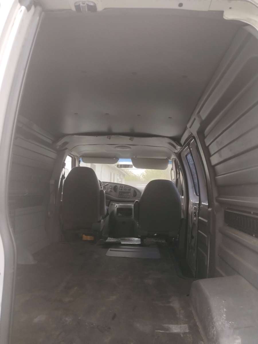 2003 Ford E250 Van