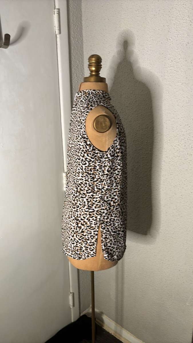 Zac  Rachel Animal Print Sleeveless Neck Strap Shirt Size Sm