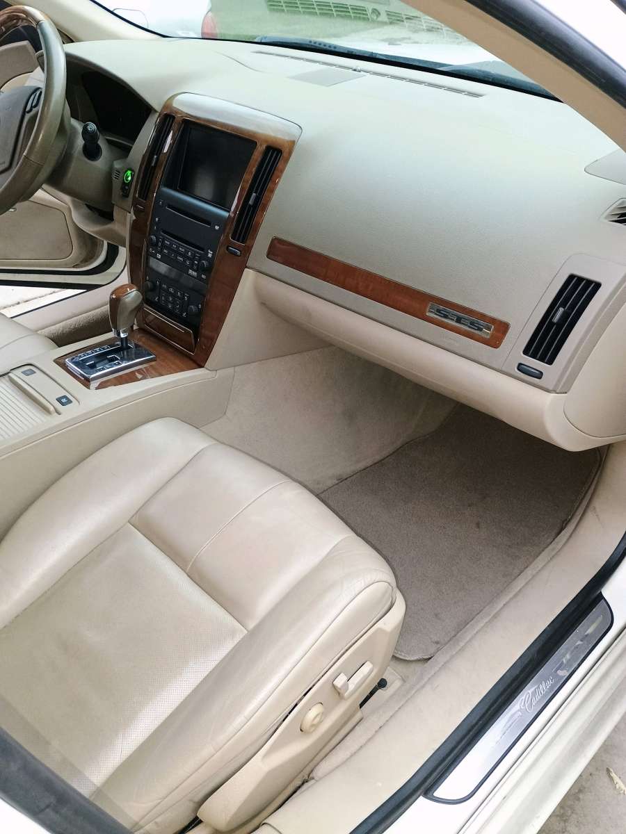 2005 STS V8 LUXURY SPORTS SEDAN CADILLAC