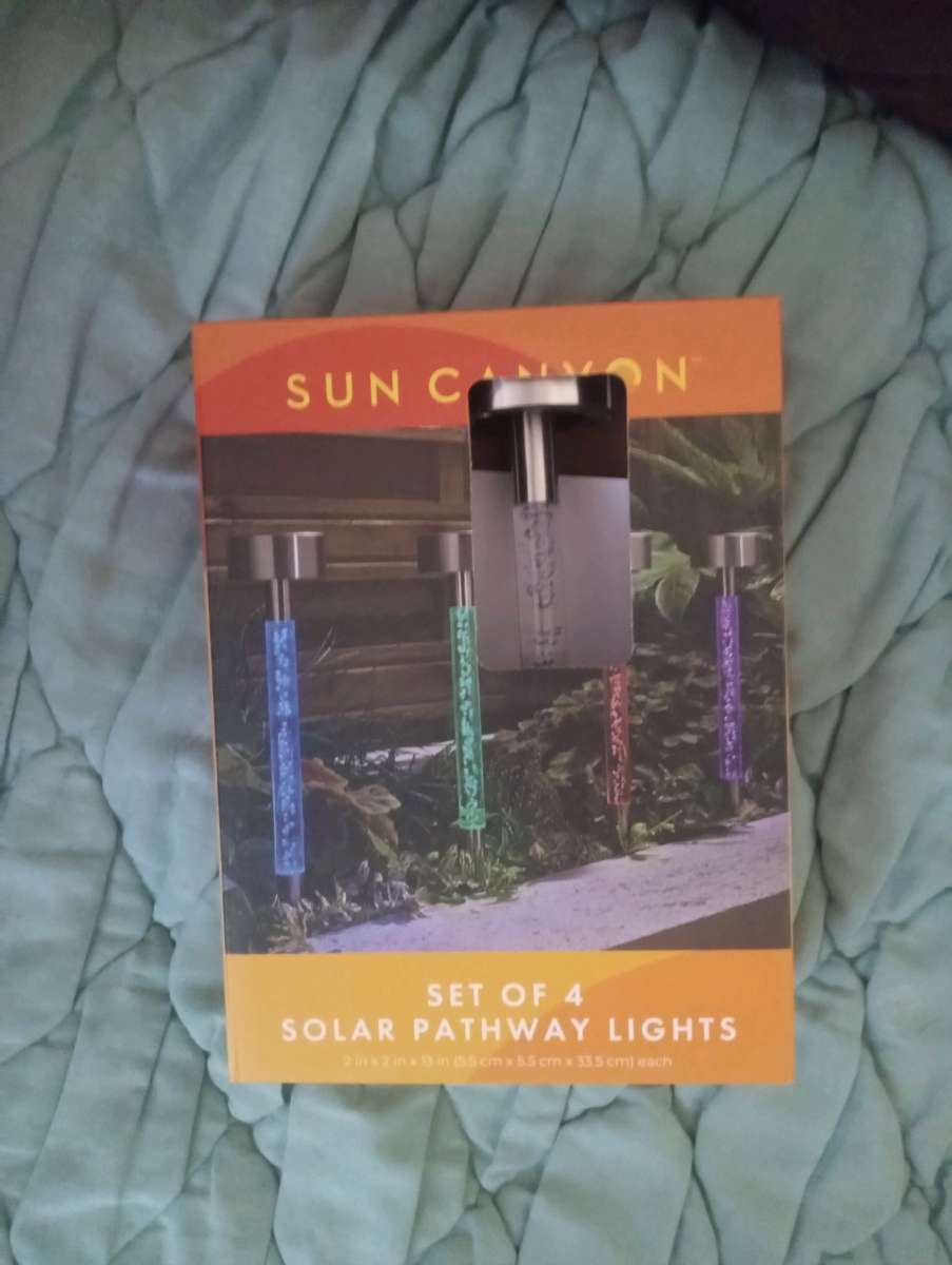 Sun Canyon solar lights four pack