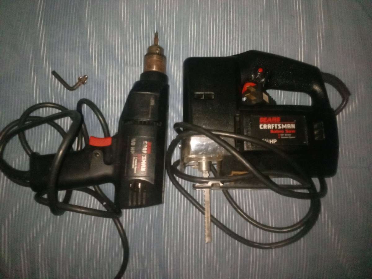 CRAFTSMAN Drill and Saw with brand new 4 pk saw blades