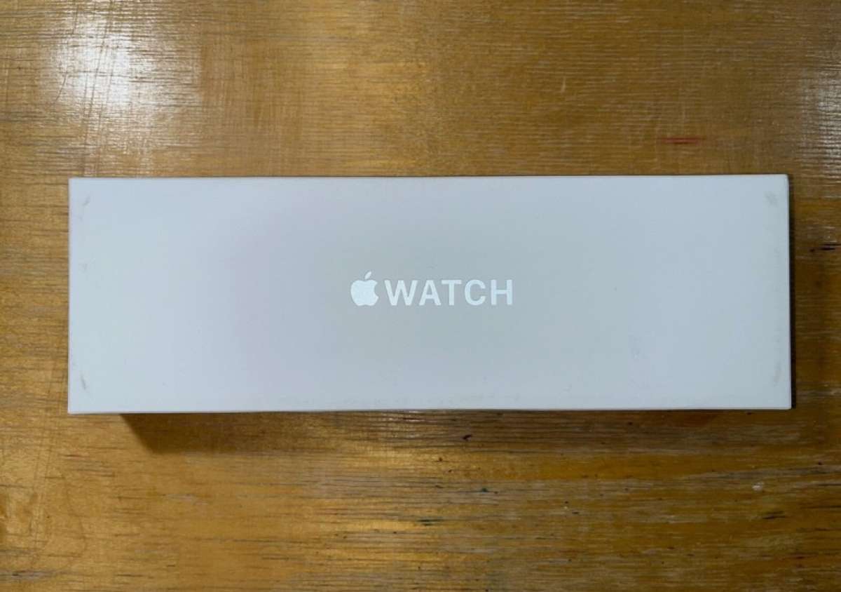 Siri 10 Apple Watch with charger and port