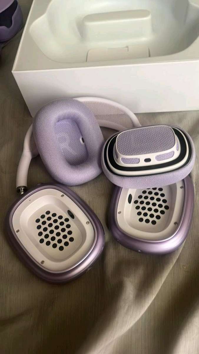 Airpod Max purple