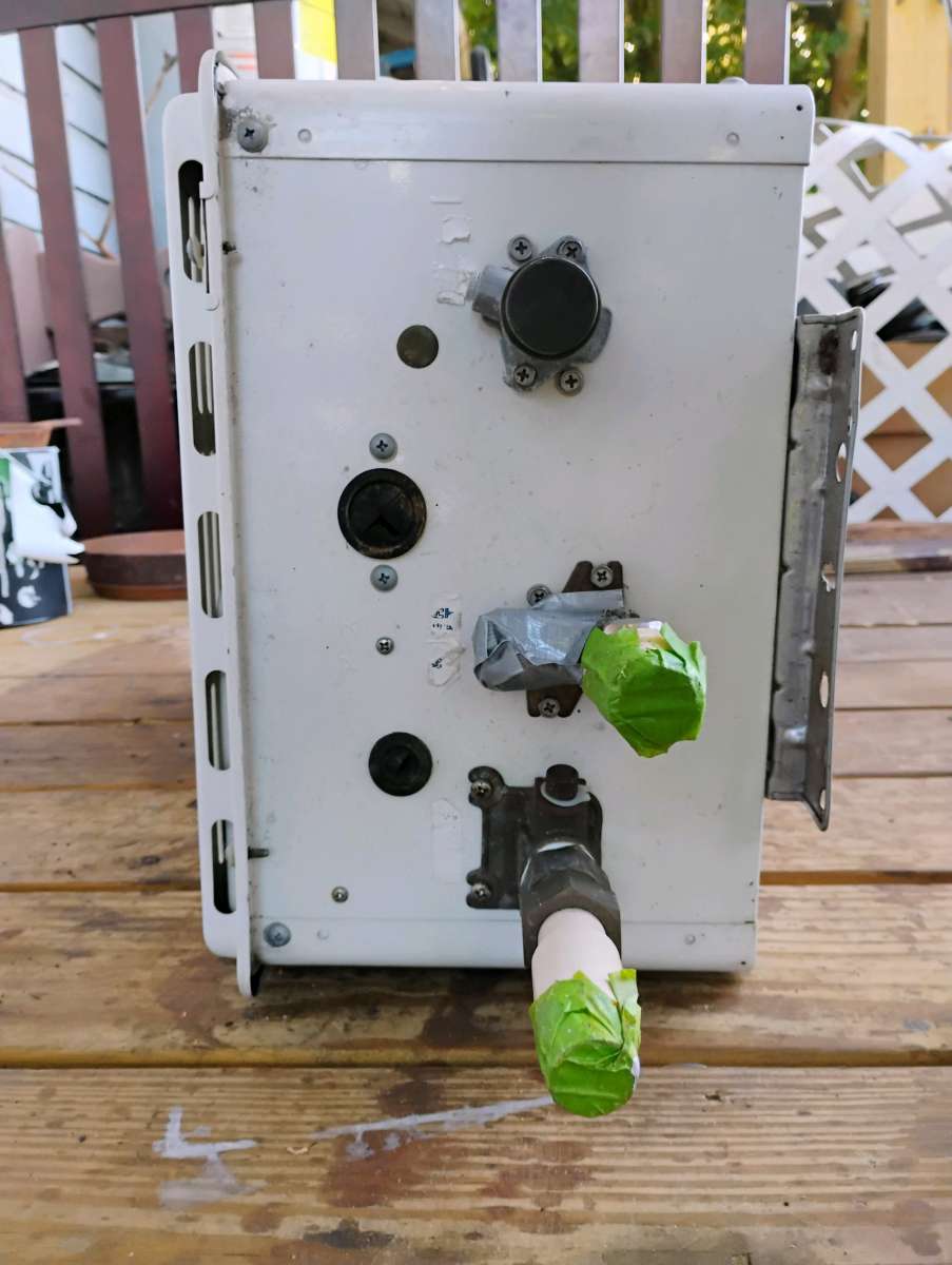 Rinnai propane instantaneous tankless hot water heater