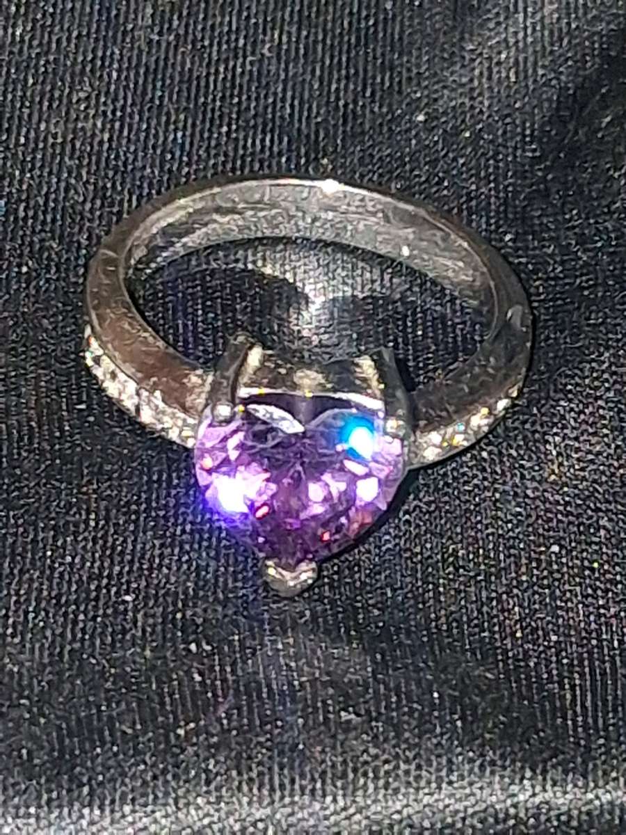 14k white gold diamond and amethyst ring