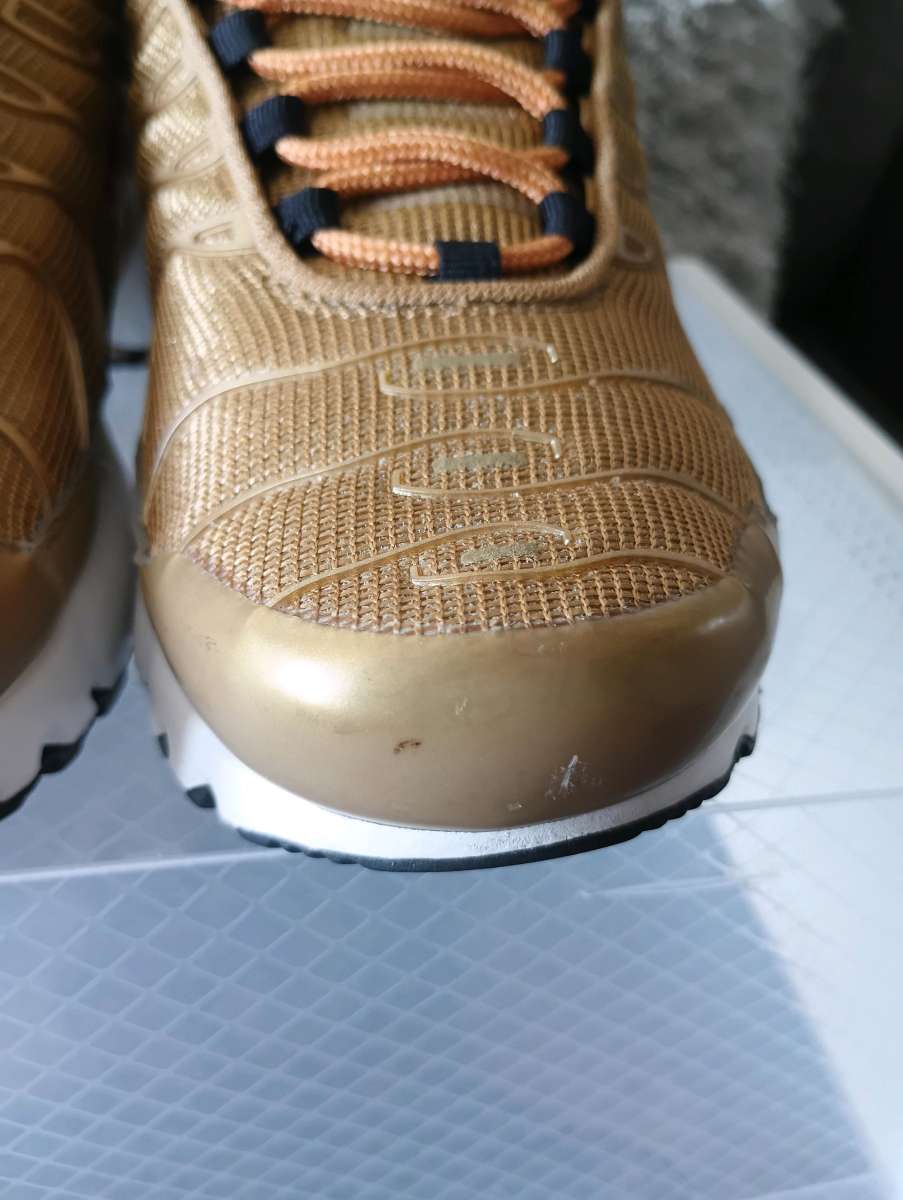 Nike Air Max Plus TN BG Metallic Gold Red Reflective Sz 65y