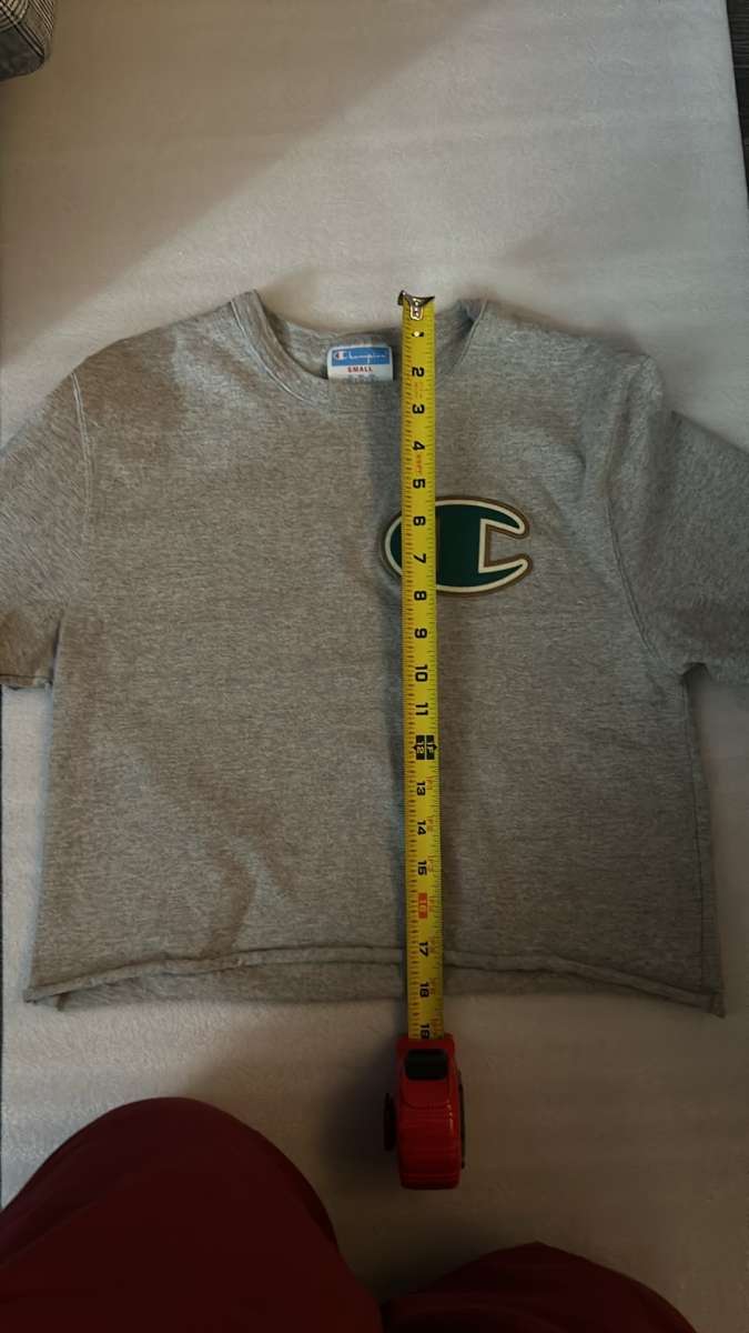 Champion Cropped Rolled Hem Tee Size Small
