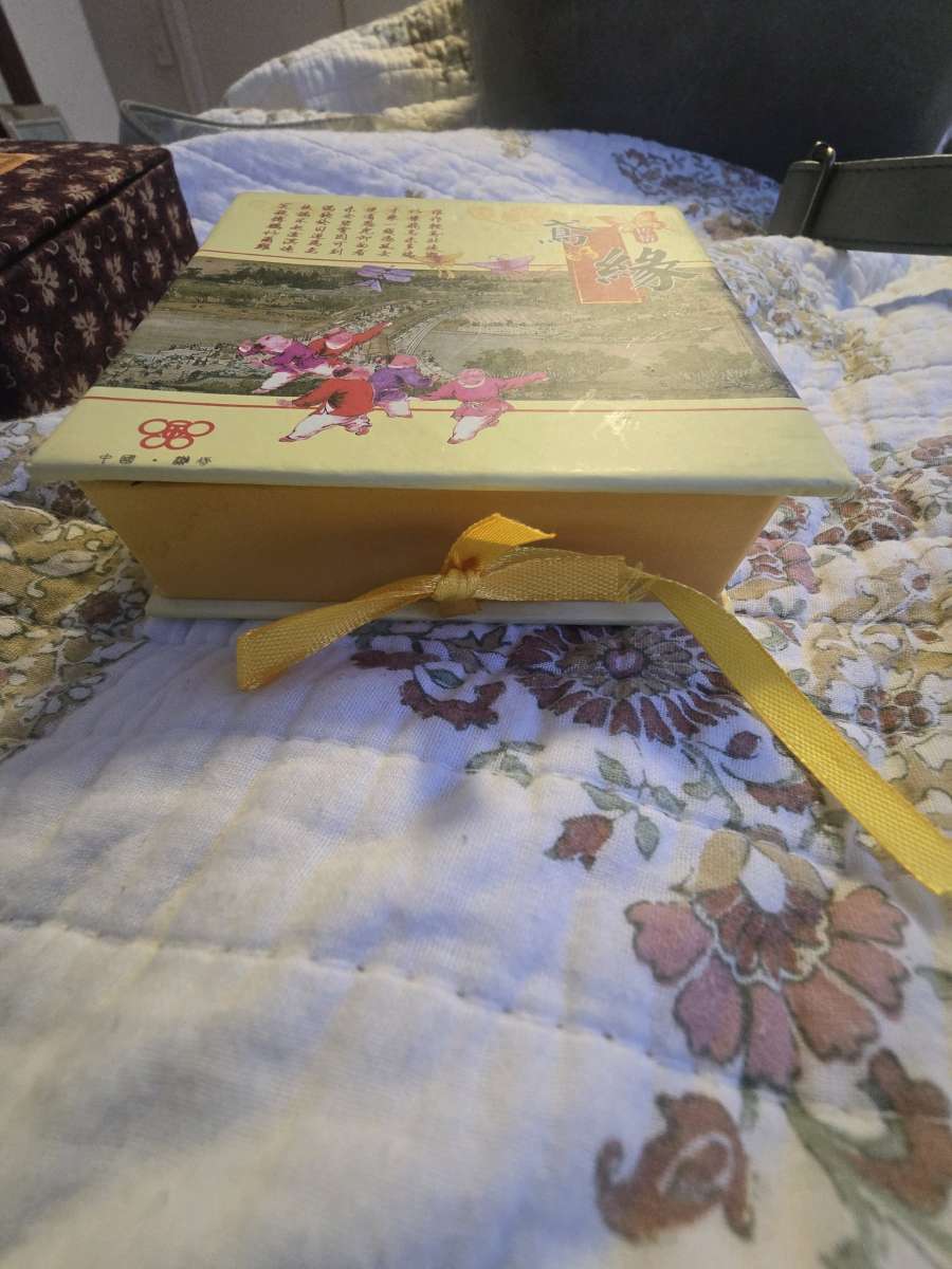 display box with minature kite