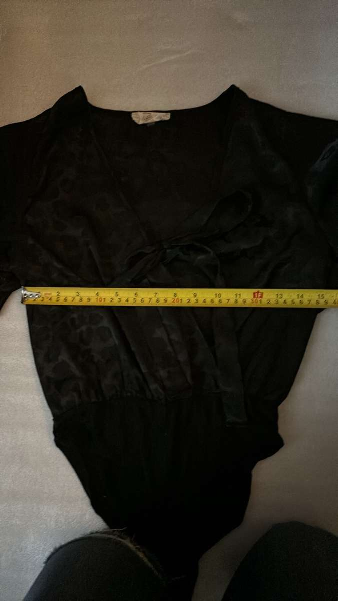 Altard States Black Tie Front Cheetah Print Flutter Sleeve B