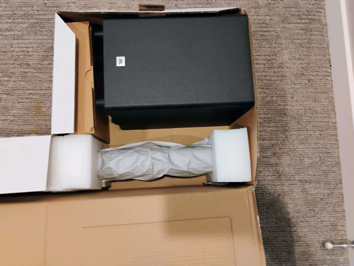 JBL CINEMA SB550 SOUND BAR WITH SUBWOOFER 250W POWER OUTPUT